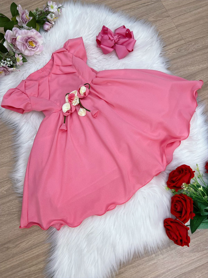 Vestido Infantil Goiaba com Broche de Flores Luxo