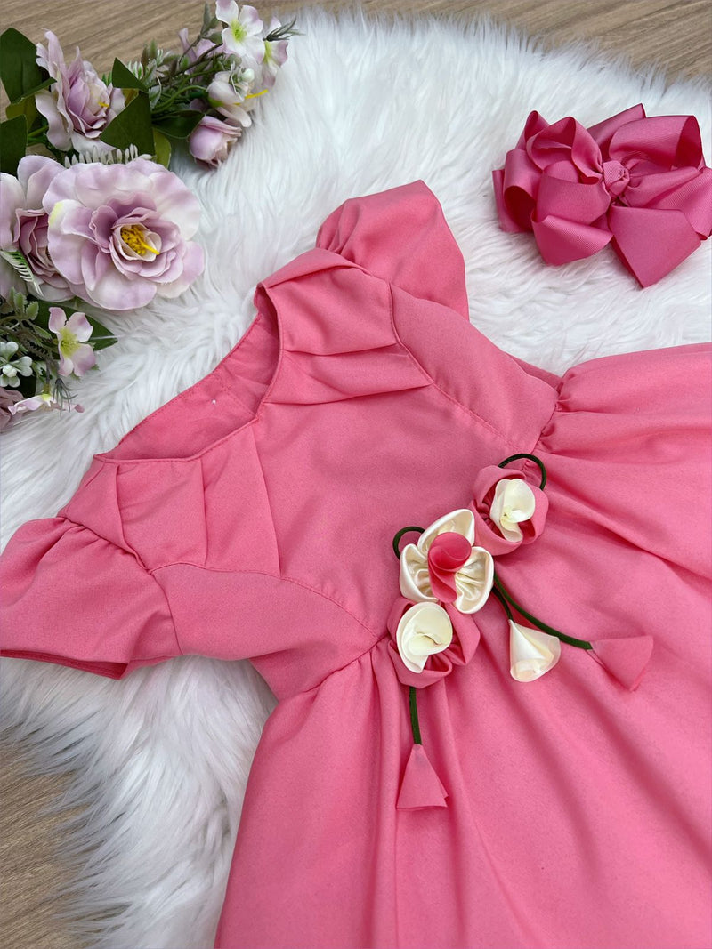 Vestido Infantil Goiaba com Broche de Flores Luxo